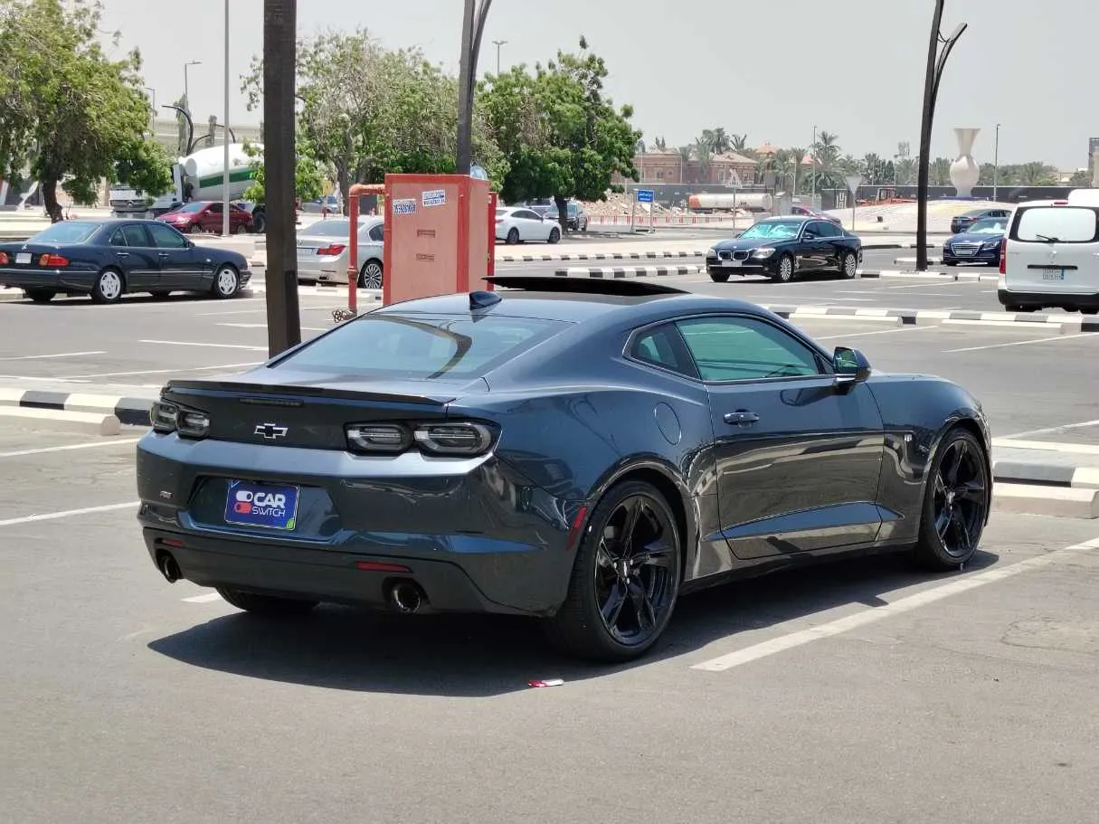 Car image 5