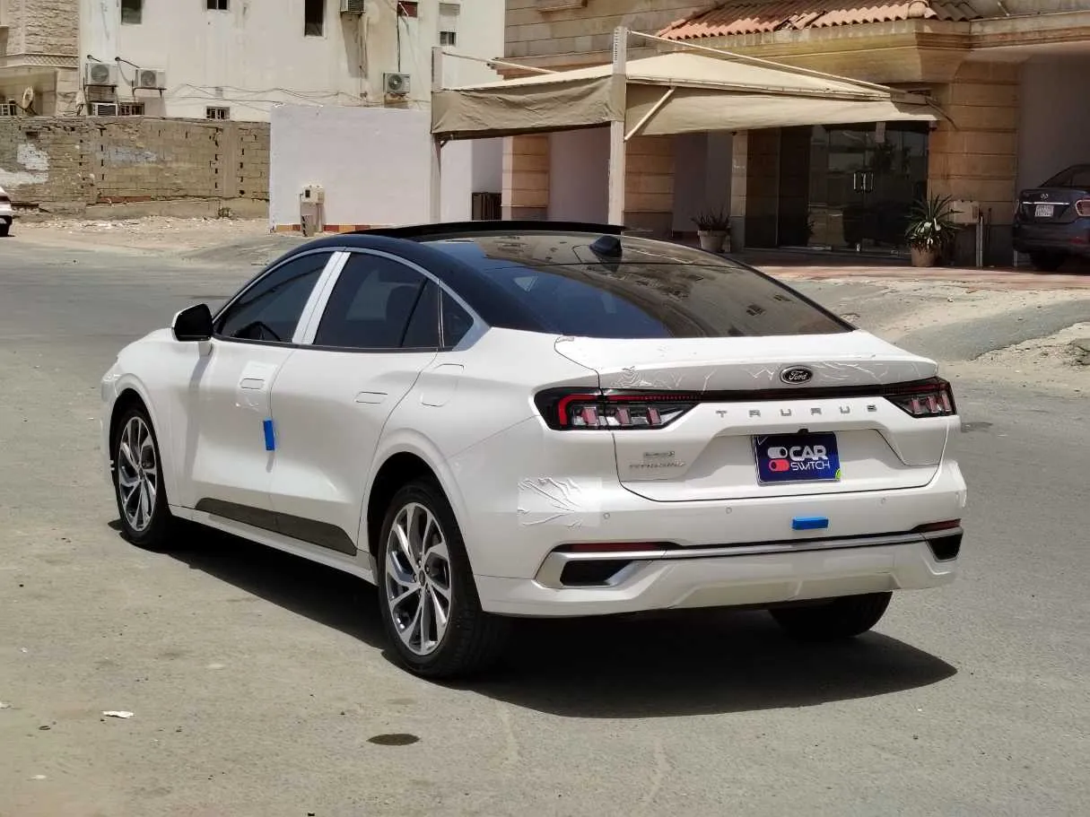 Car image 7