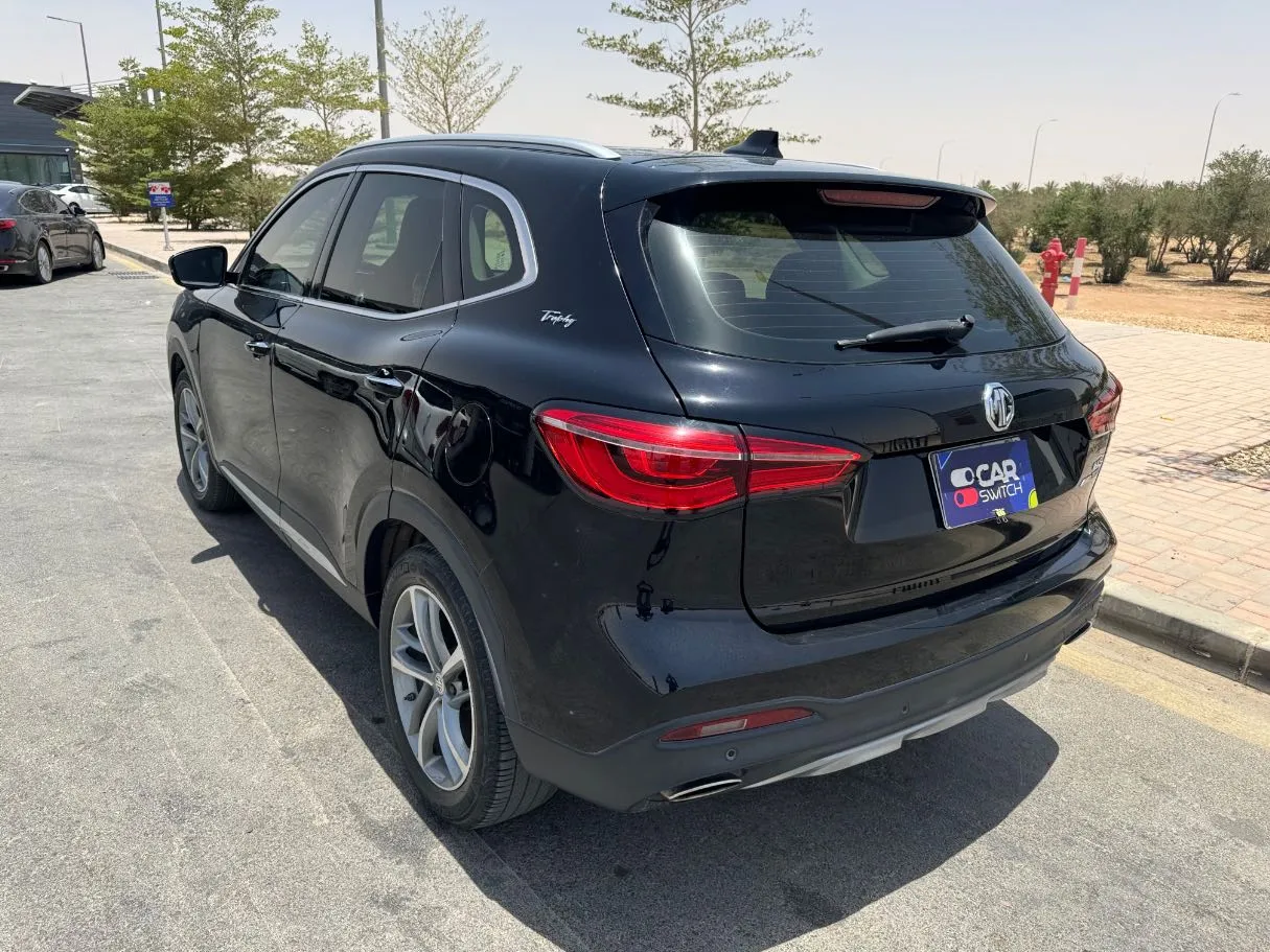 Car image 7