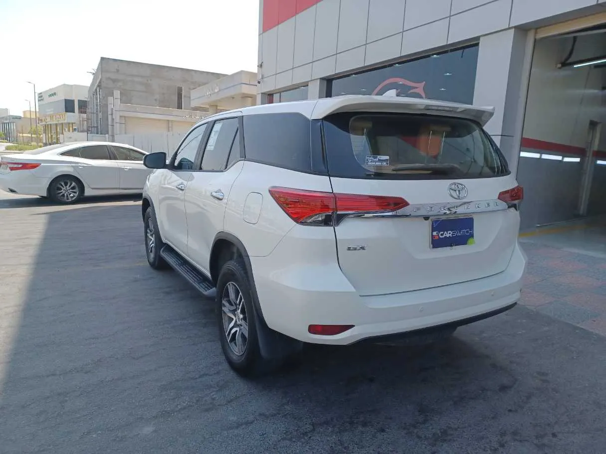 Car image 7