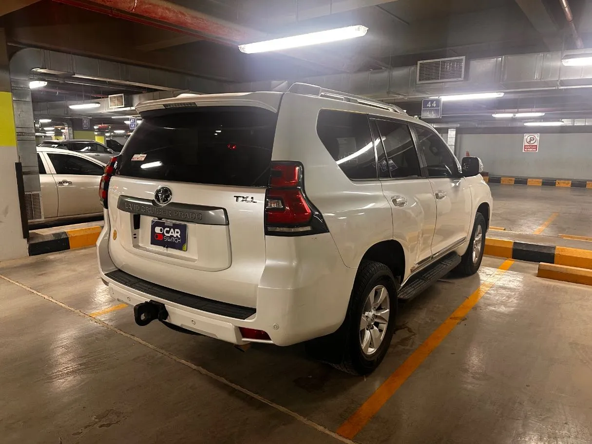 Car image 5