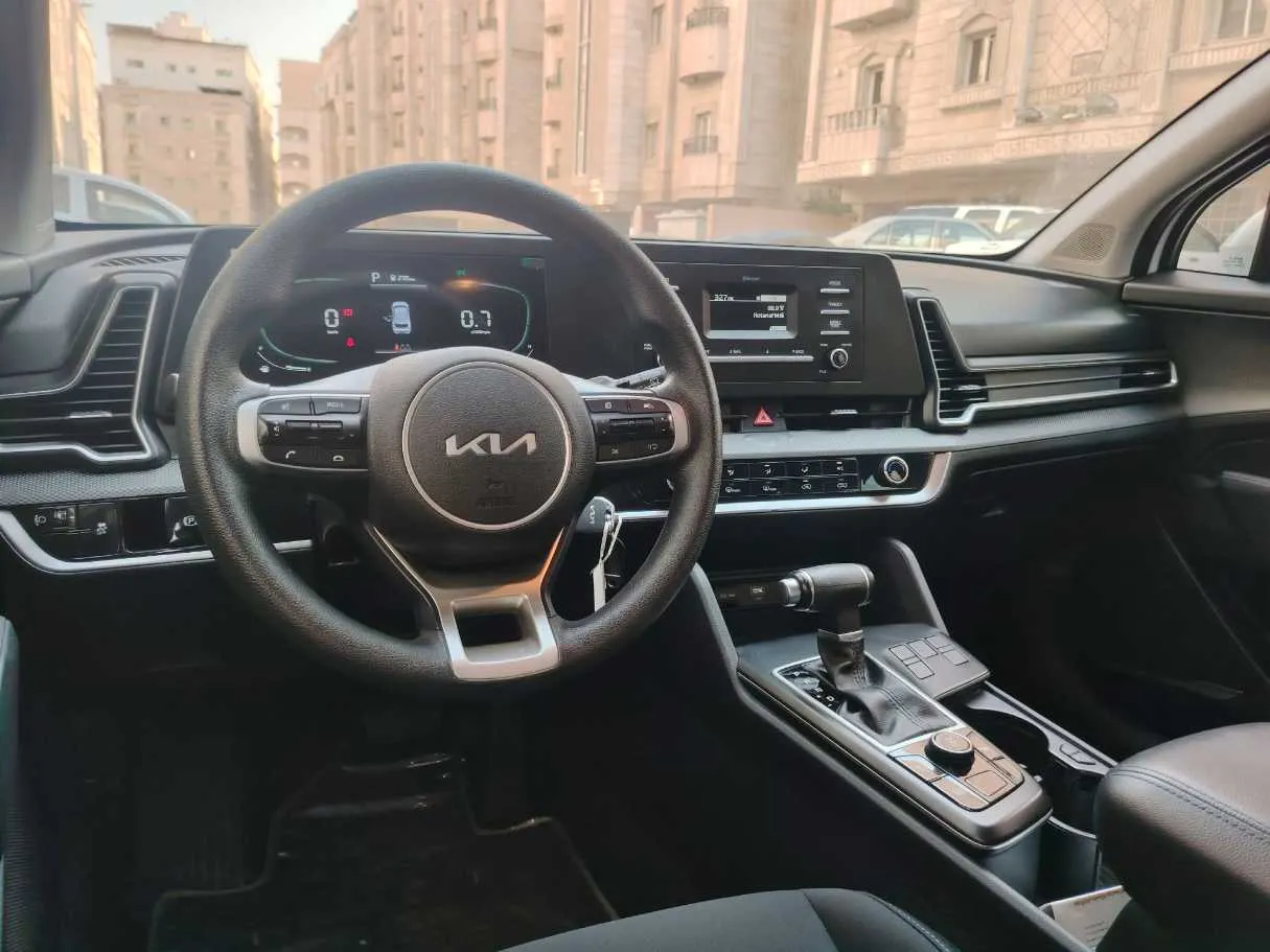 Car image 30