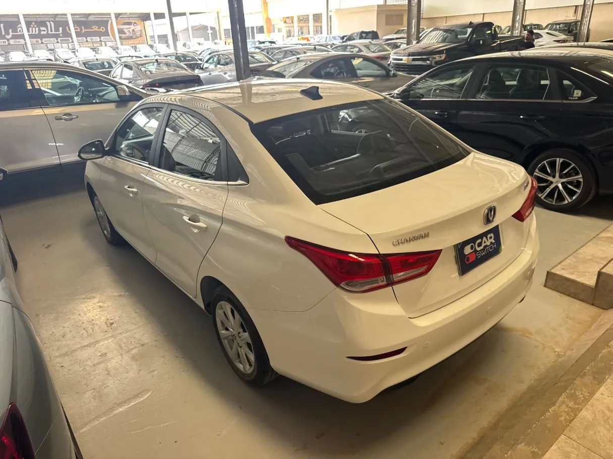 Car image 7