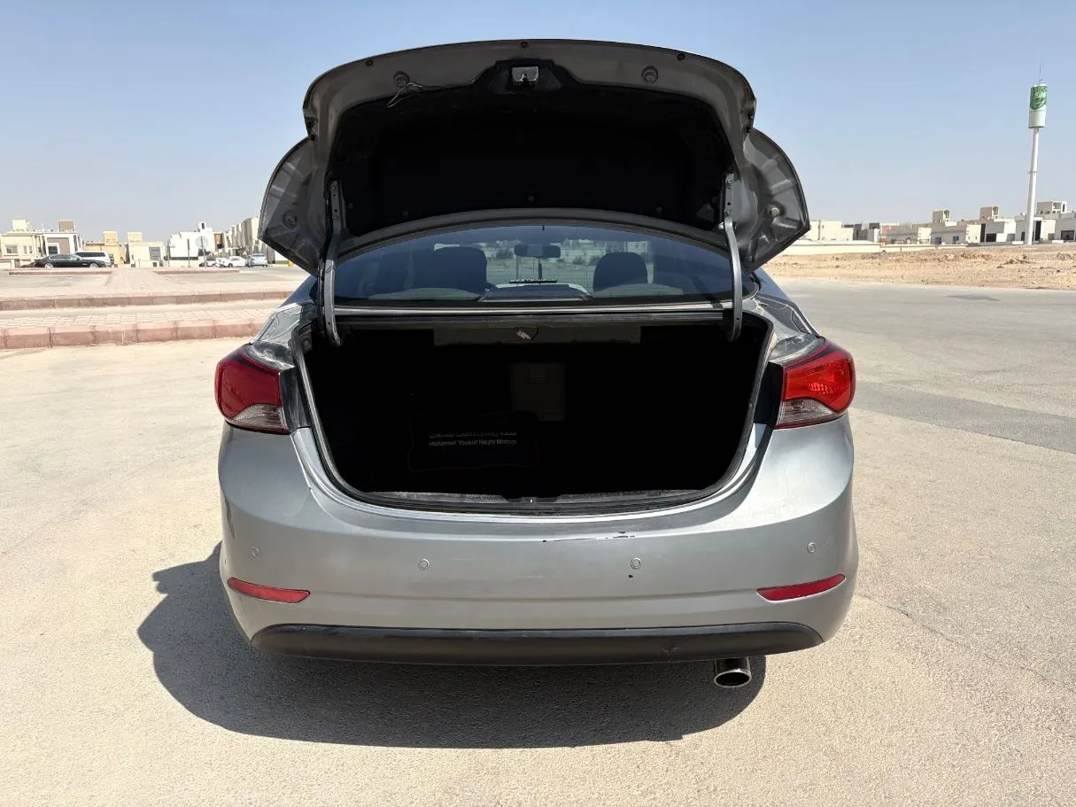 Car image 24