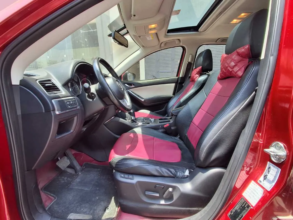 Car image 12