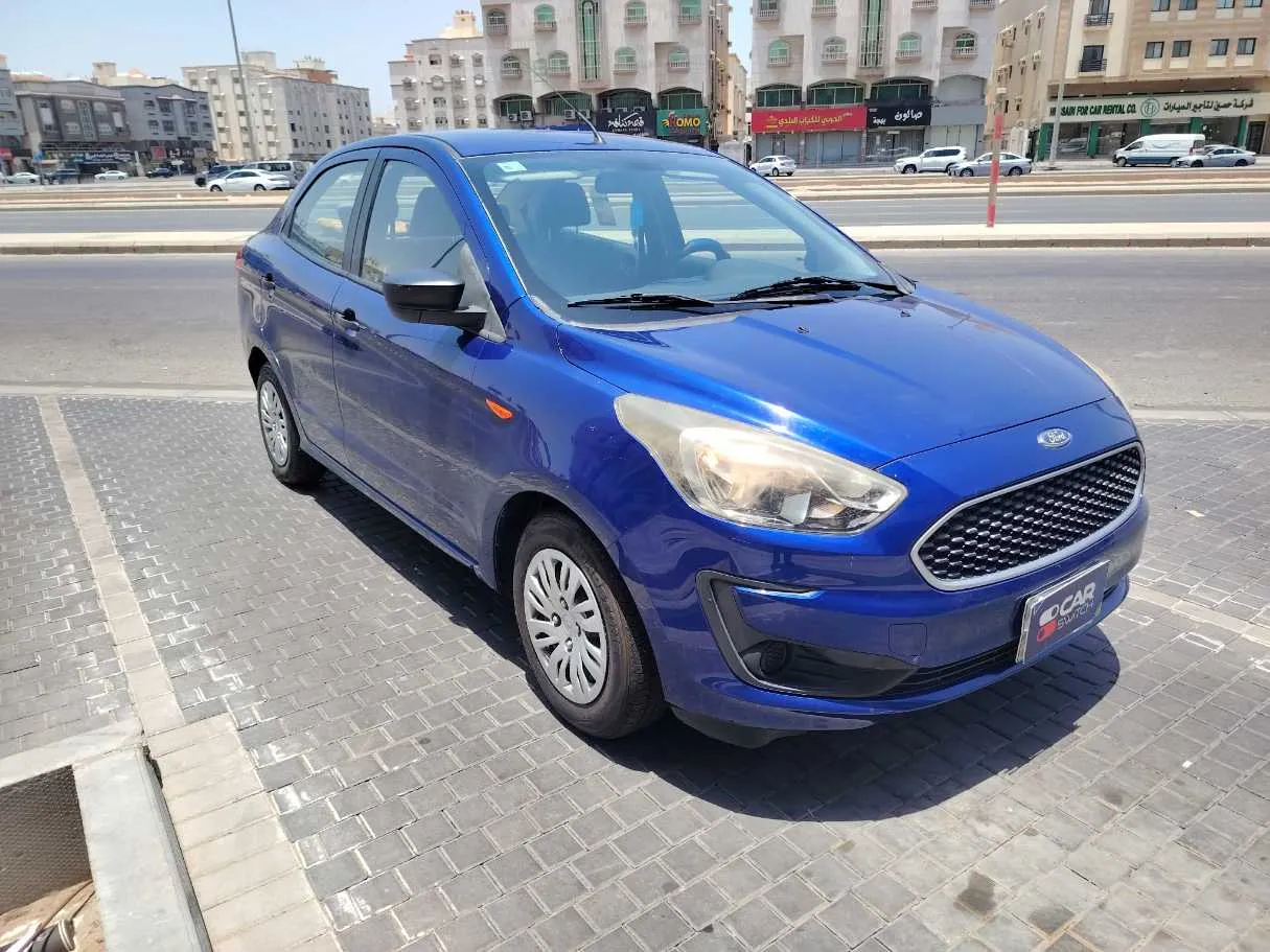 Car image 3