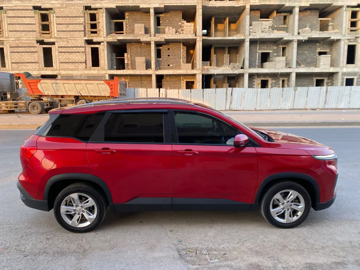 Car image 4