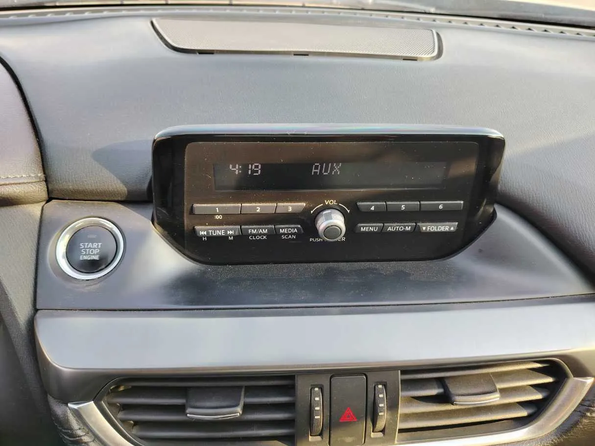Car image 28