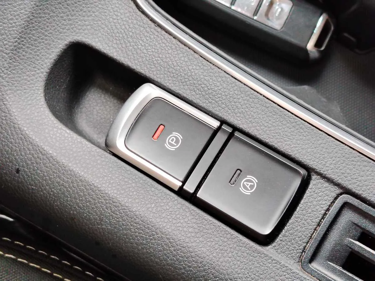 Car image 32