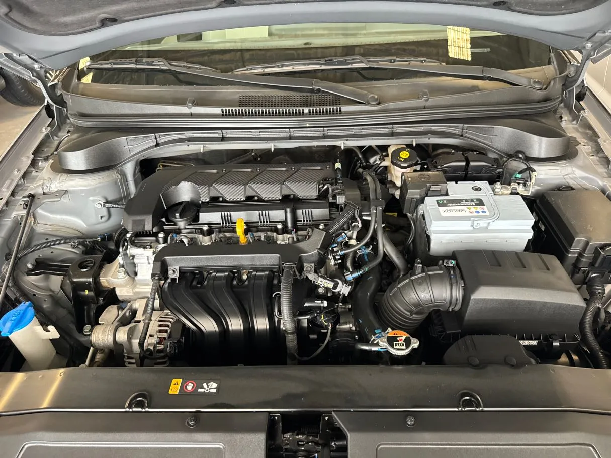 Car image 16