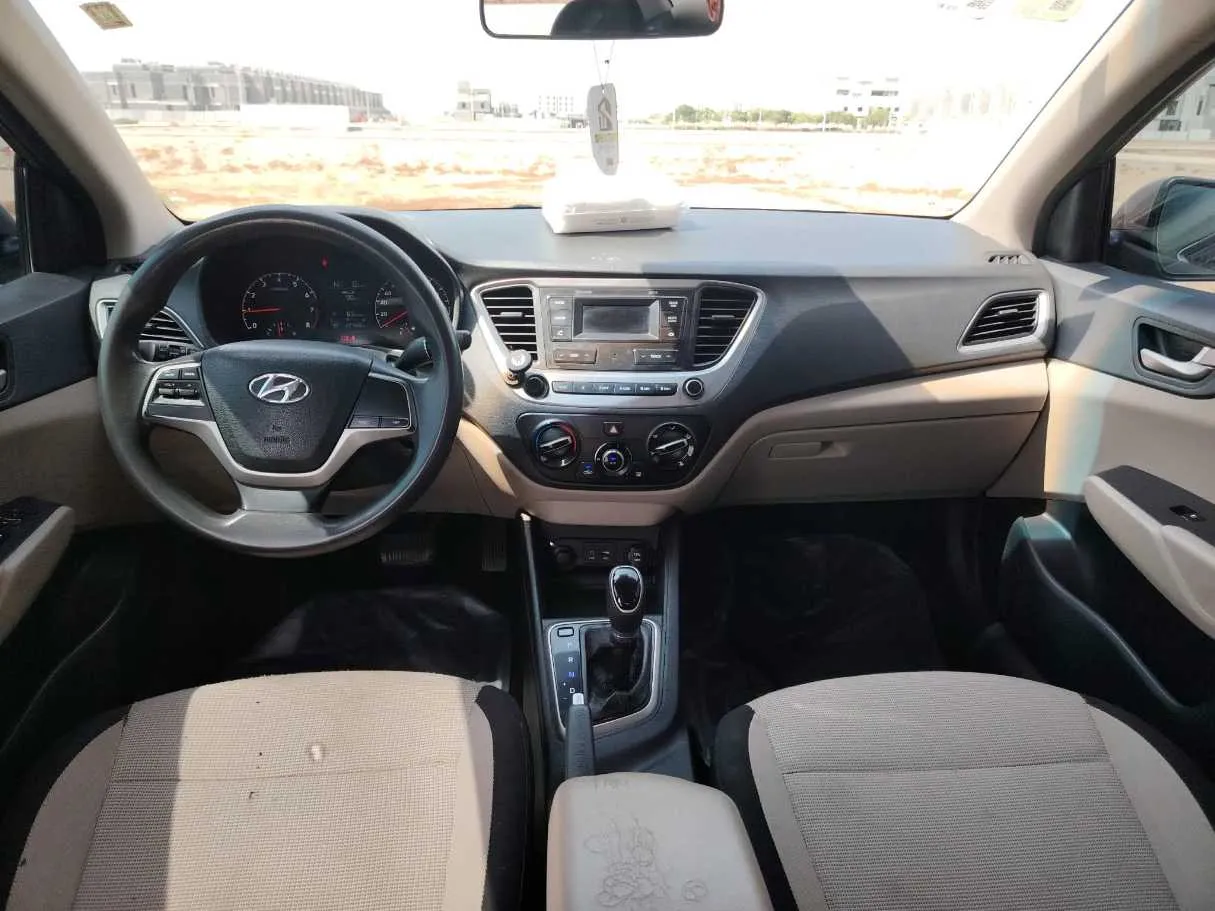 Car image 22