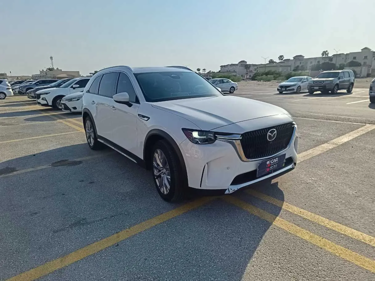 Car image 3