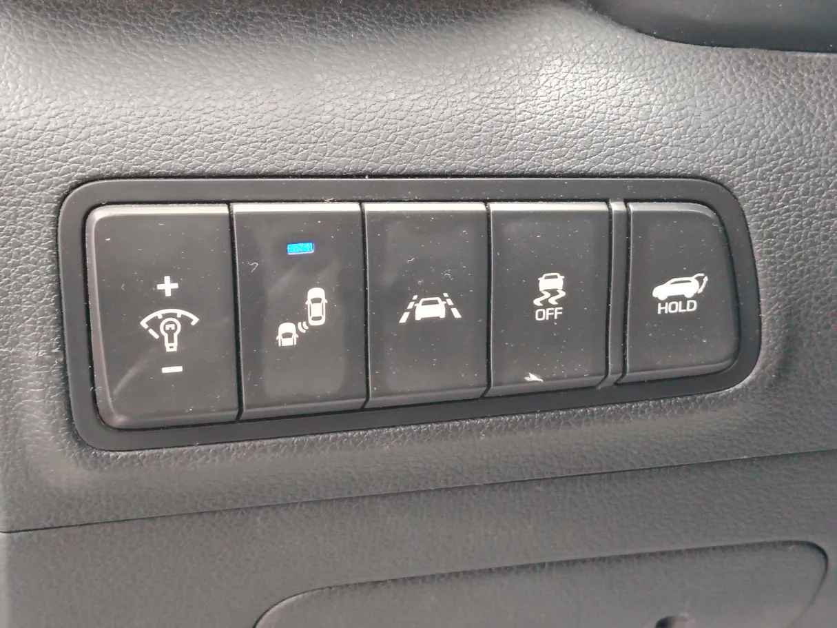 Car image 35