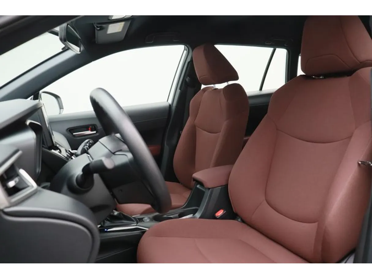Car image 8