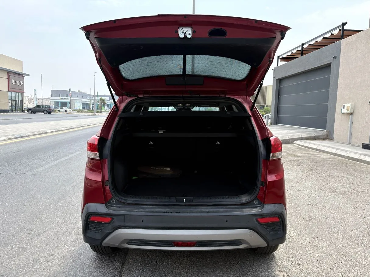 Car image 24
