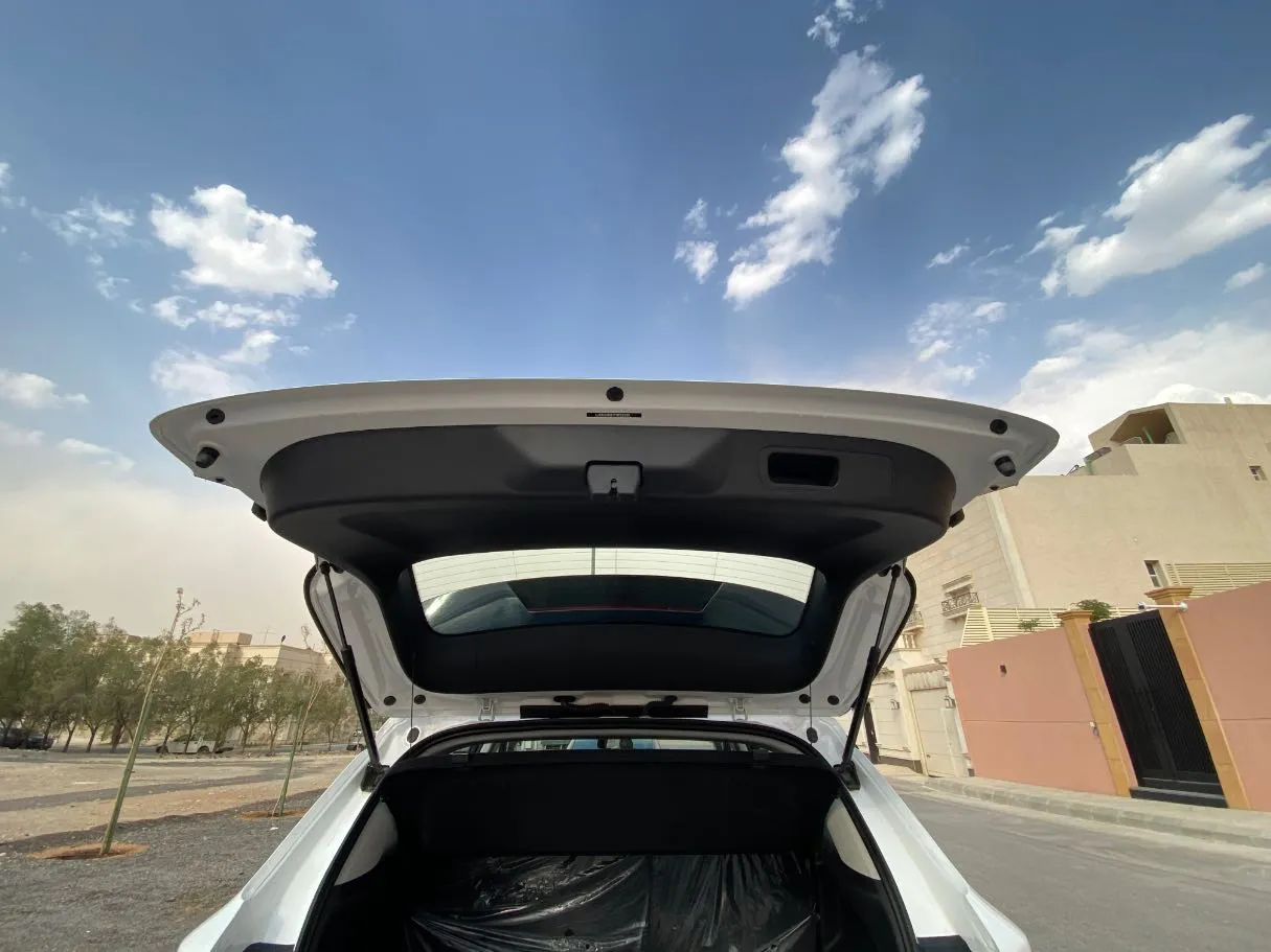 Car image 21