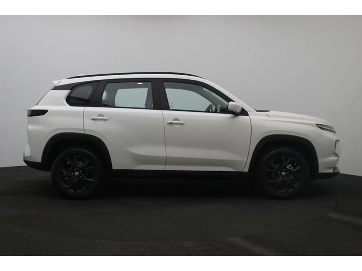 Car image 13