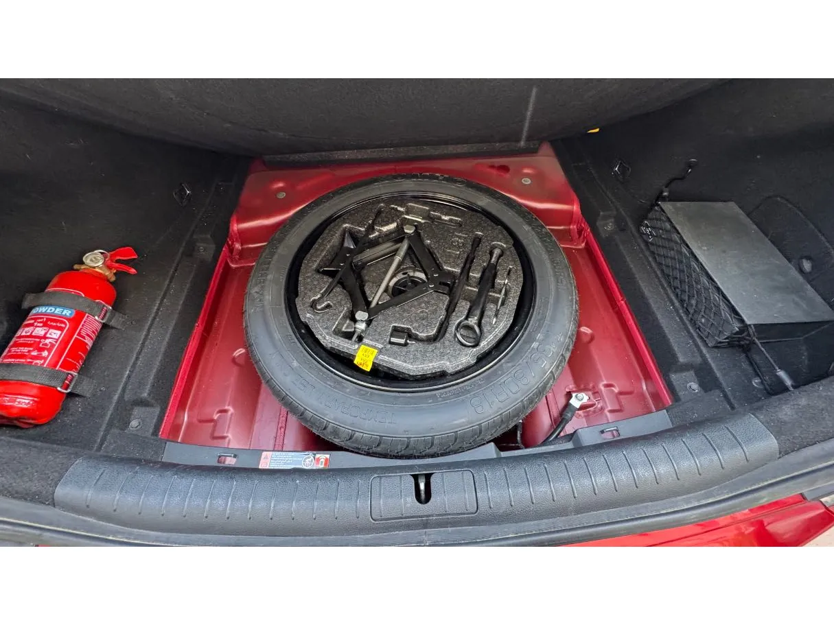 Car image 26