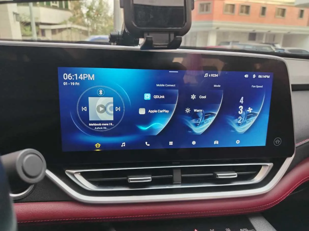 Car image 25