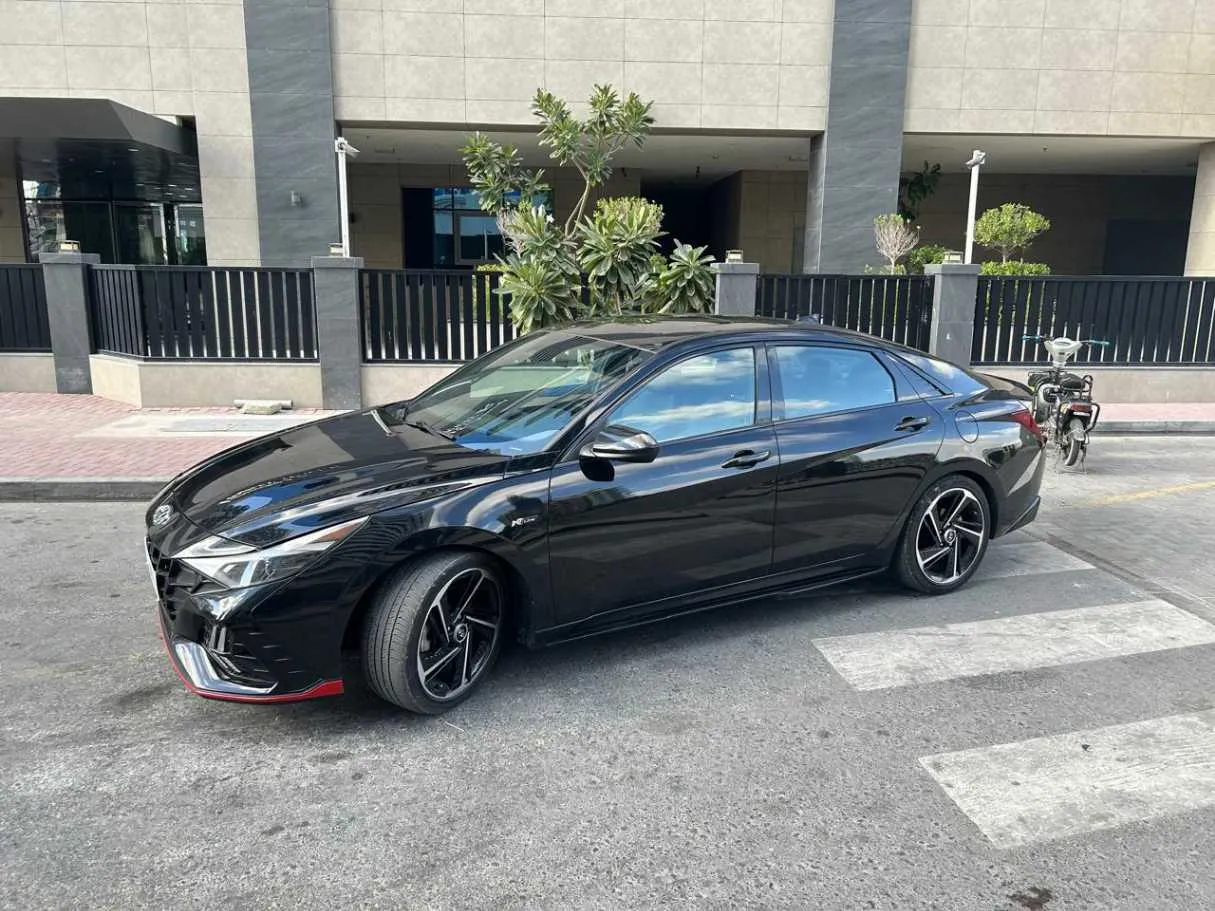 Car image 4