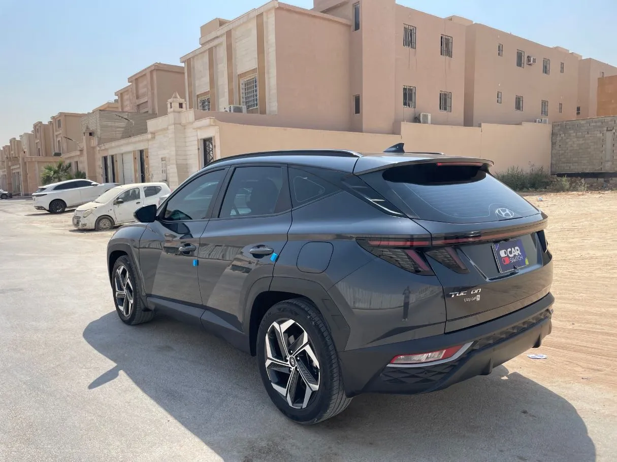 Car image 7