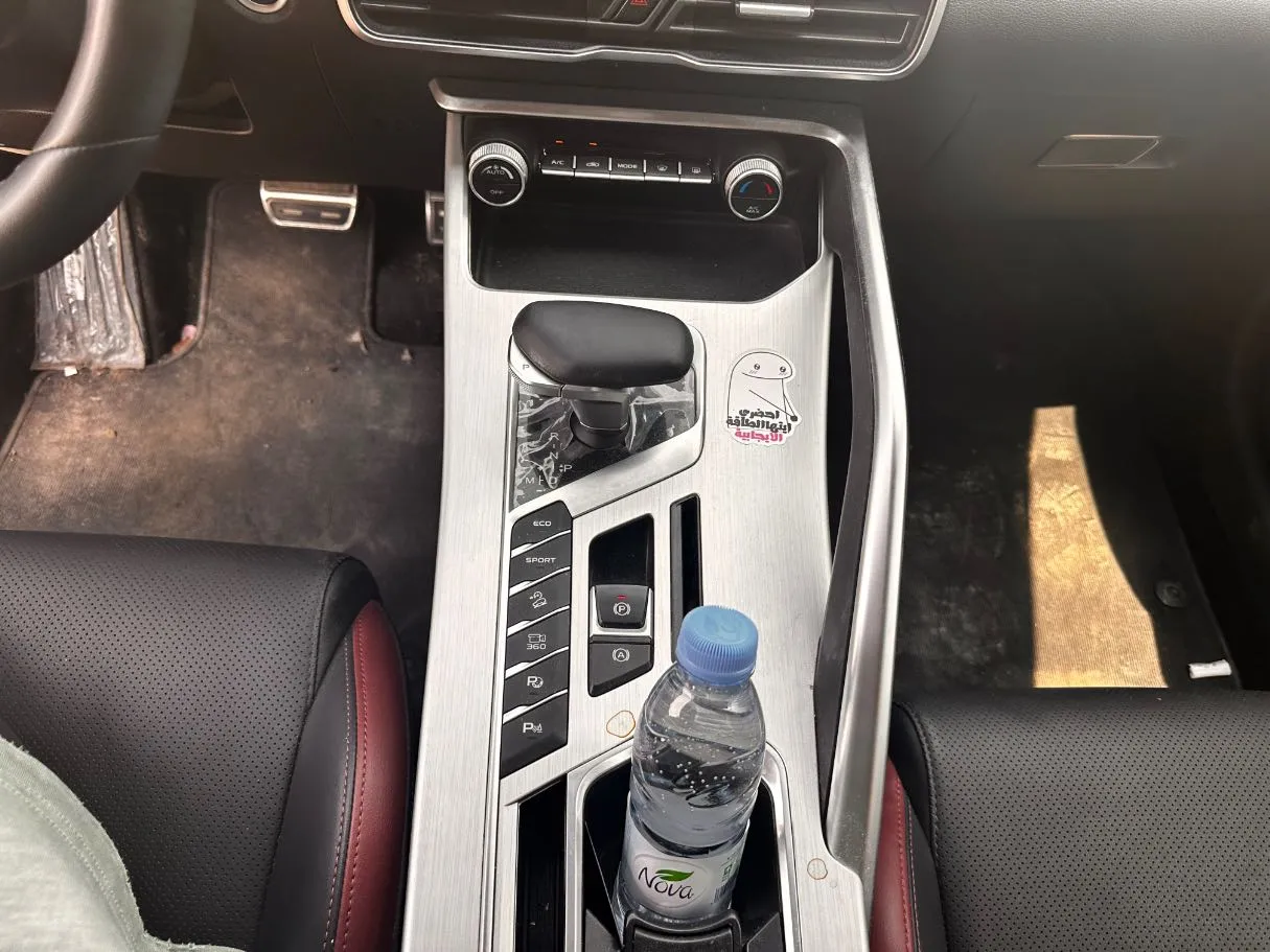 Car image 18