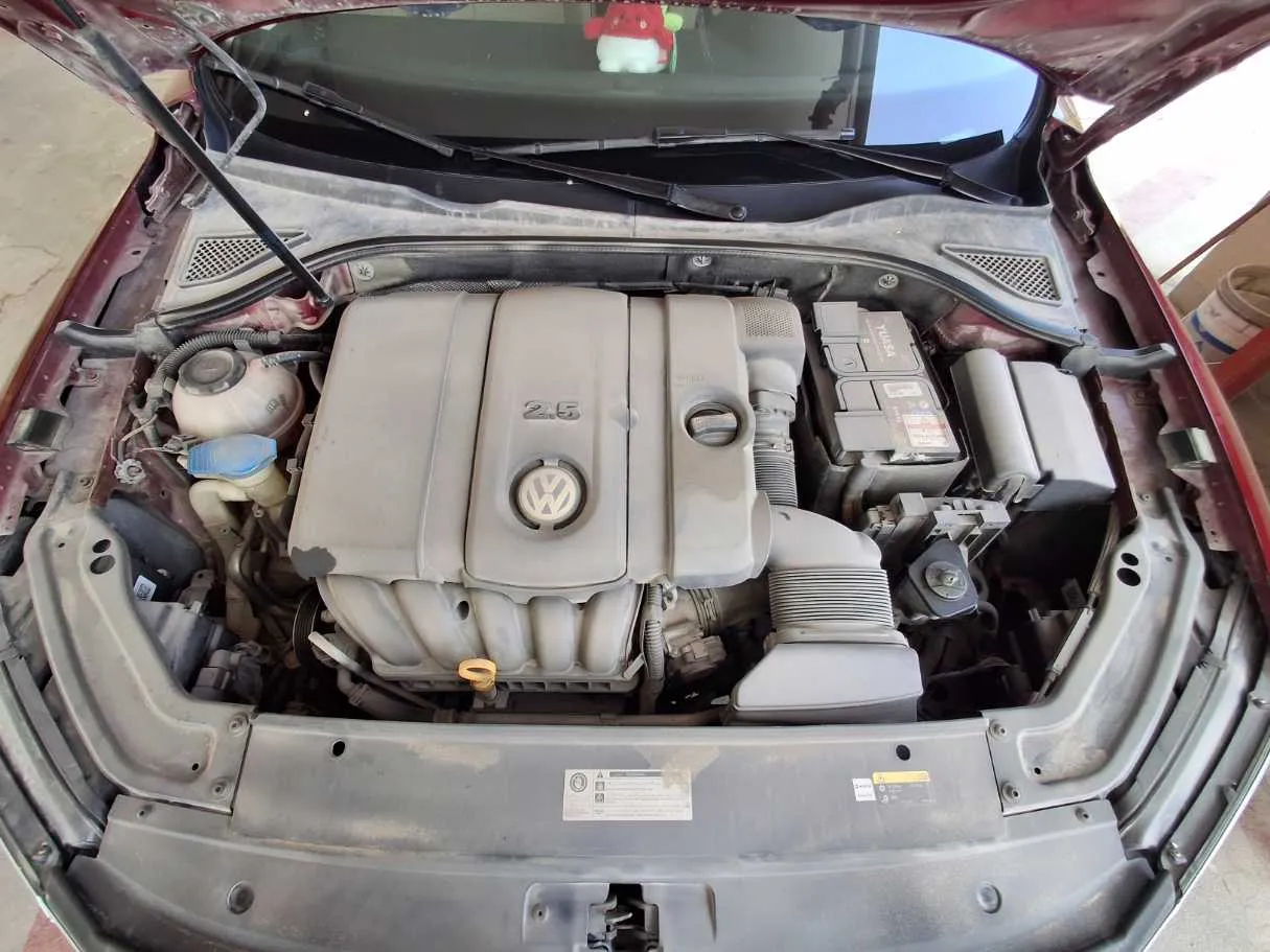Car image 19