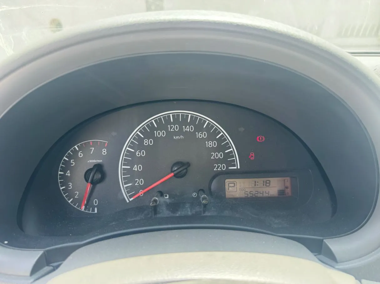 Car image 18