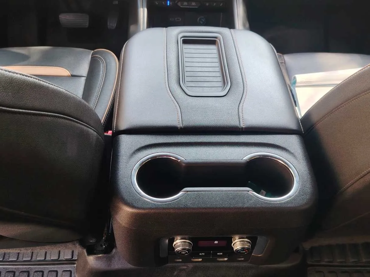 Car image 31