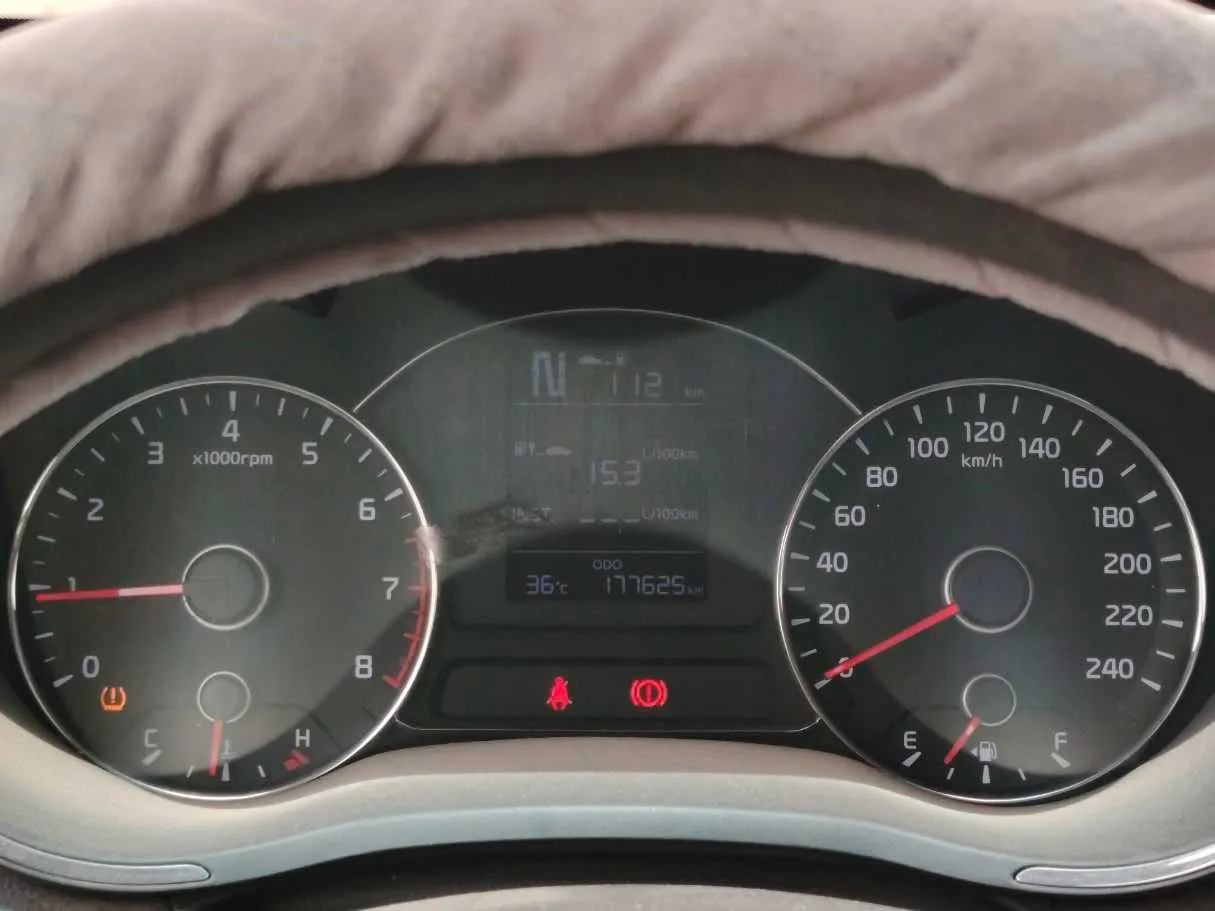 Car image 20