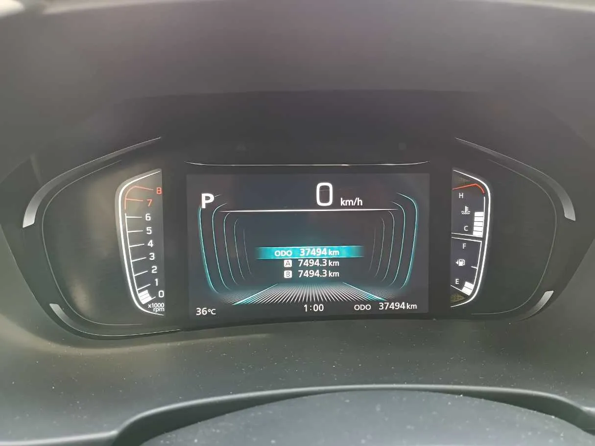 Car image 18