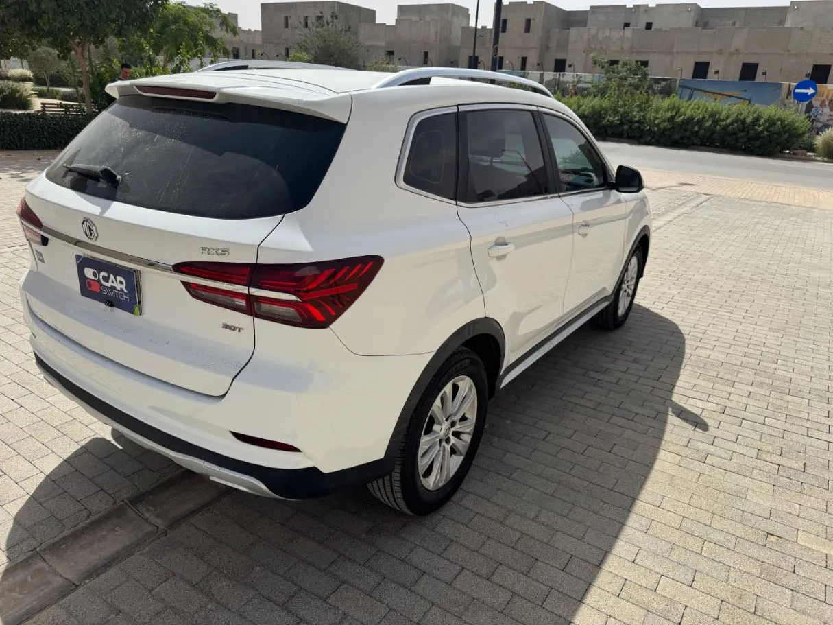 Car image 5