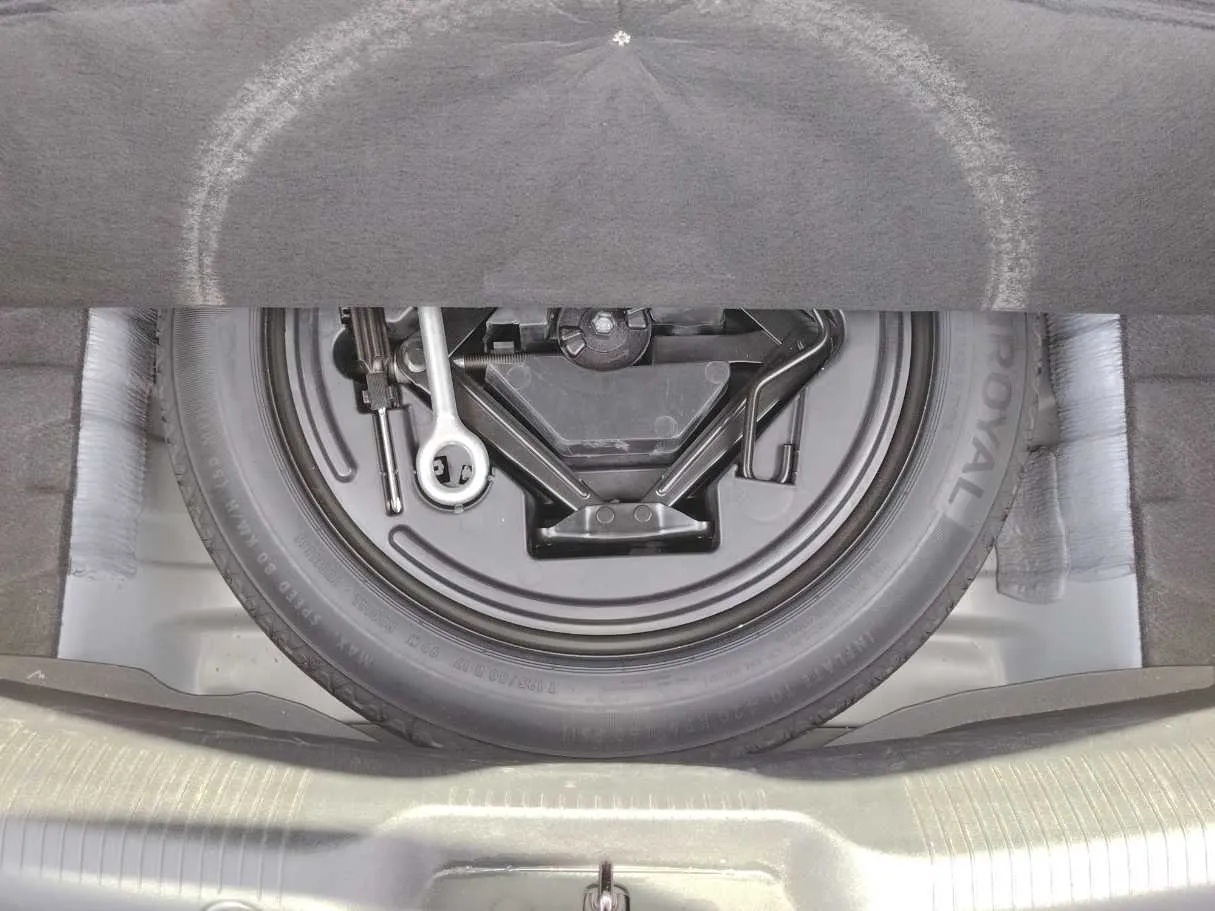 Car image 33