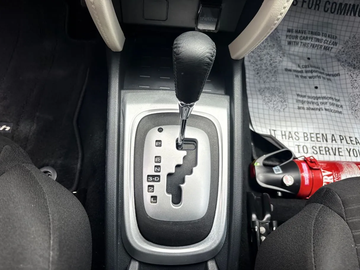 Car image 14
