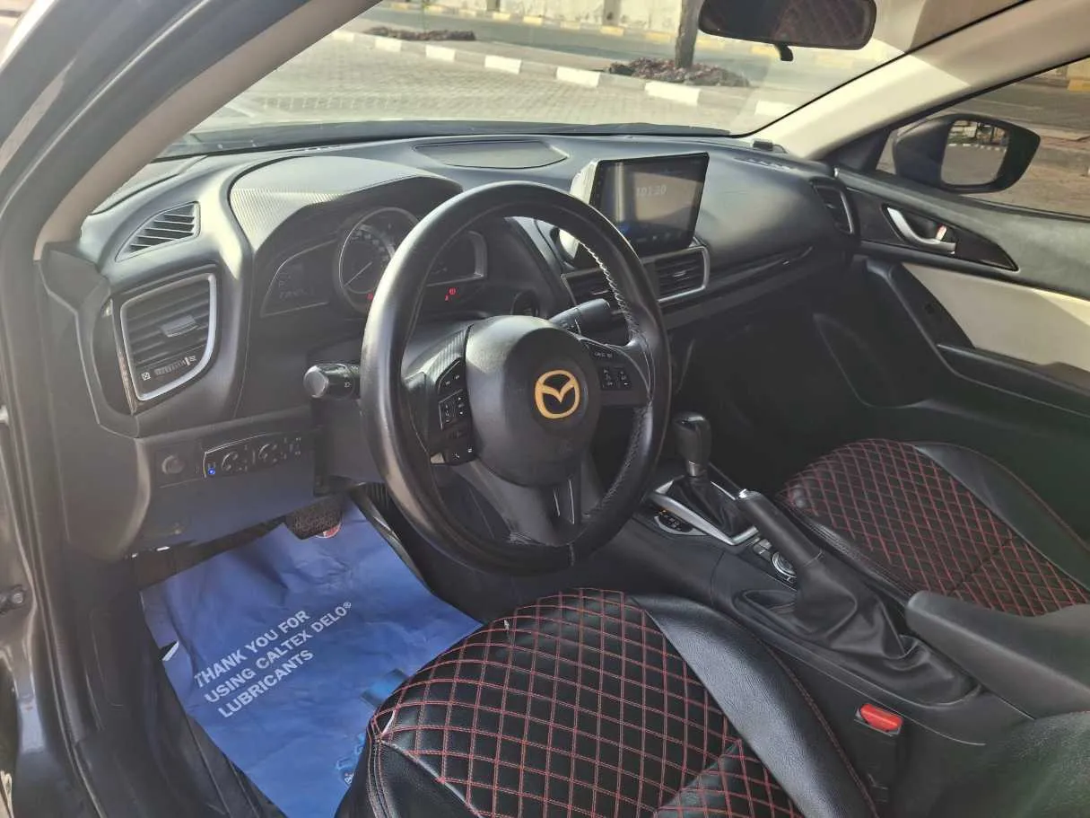Car image 11