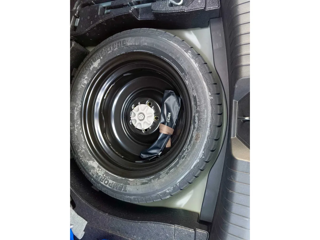 Car image 36