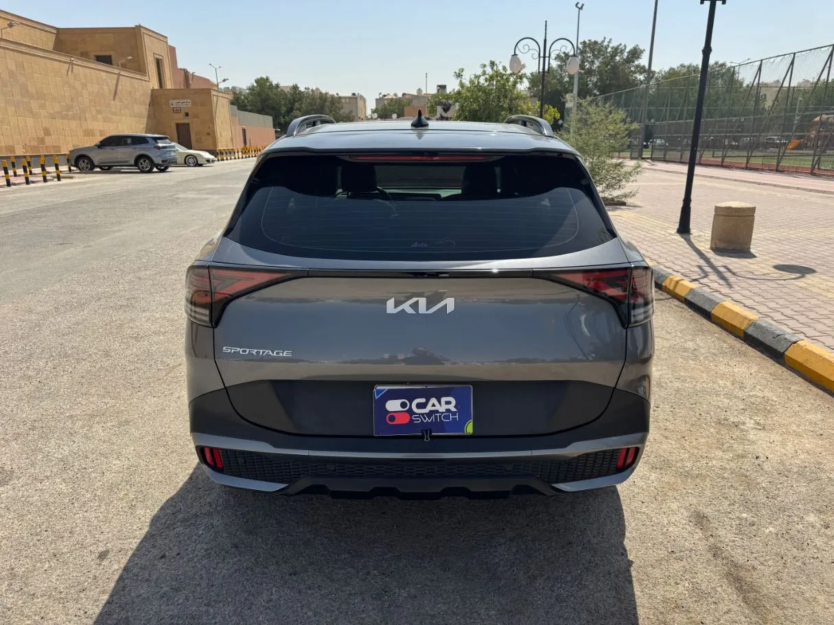 Car image 6