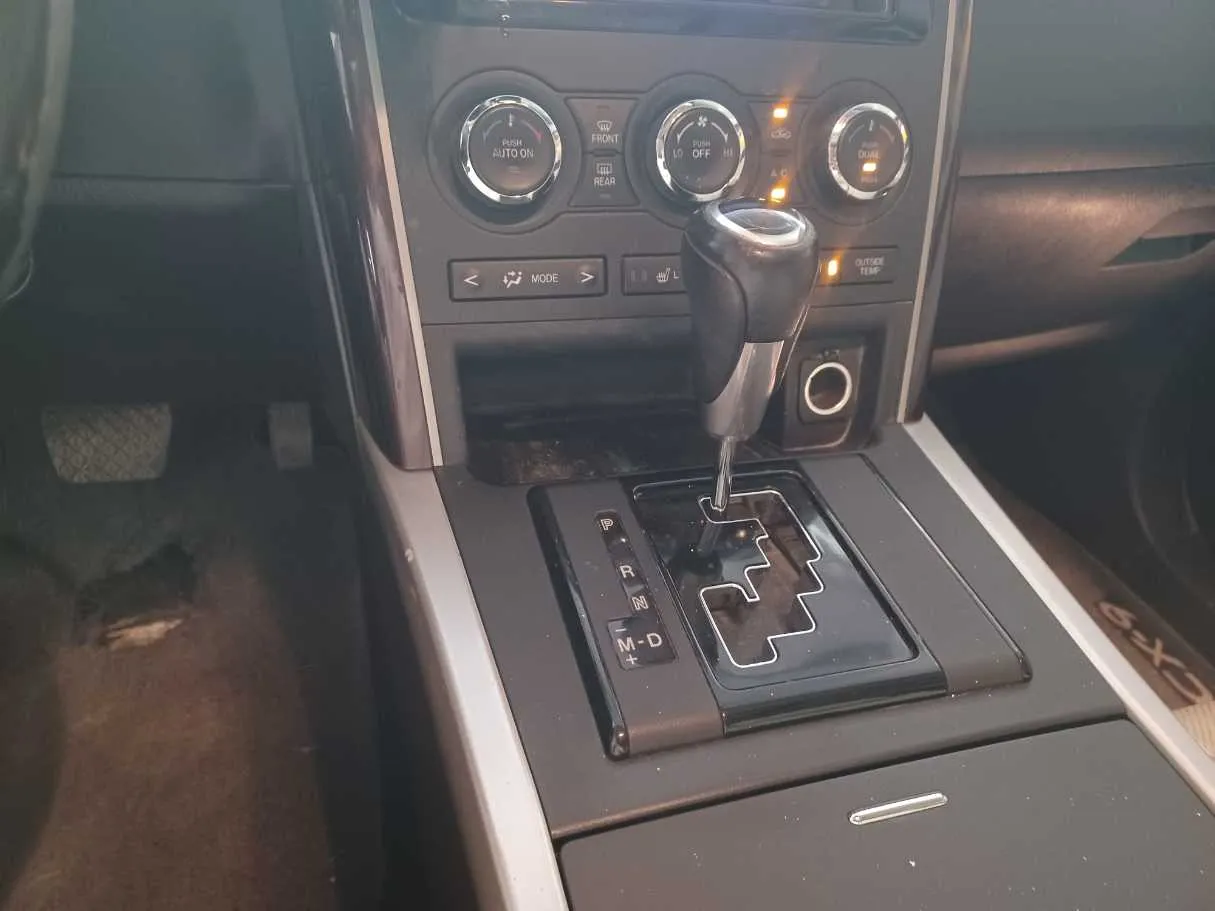 Car image 17