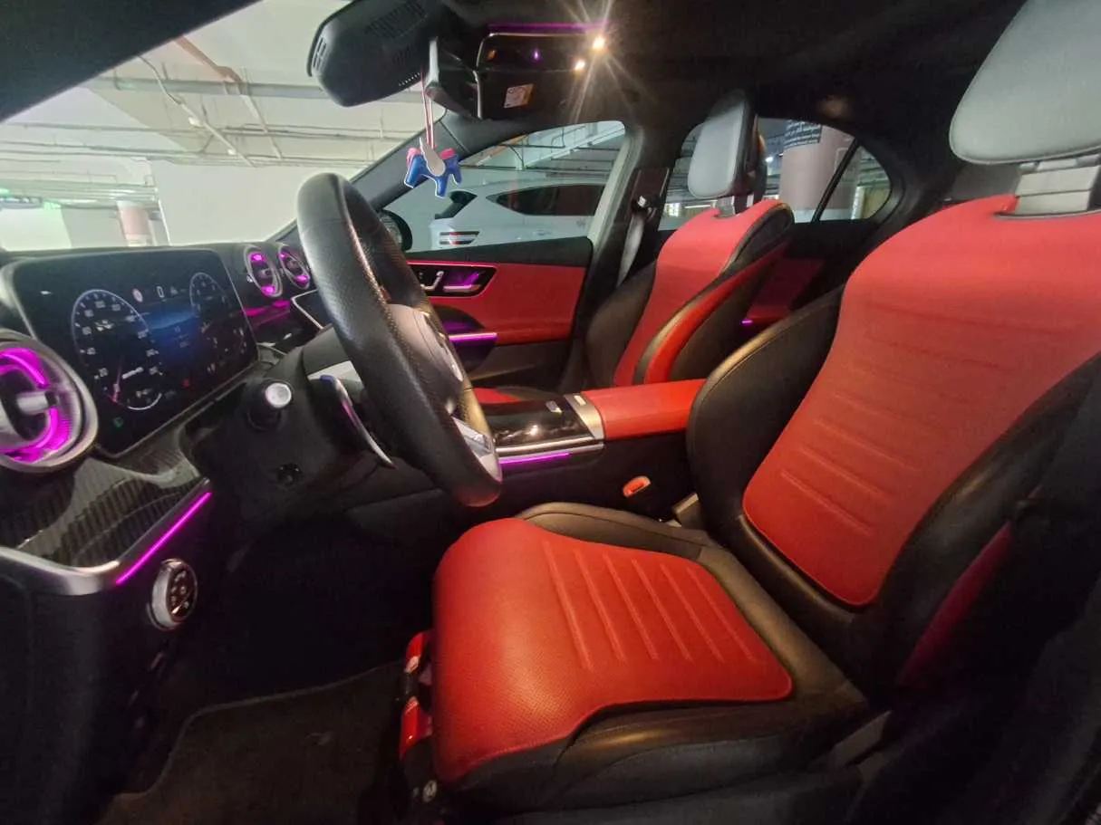 Car image 12