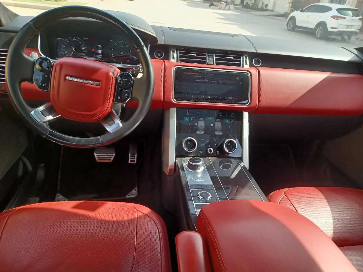 Car image 16