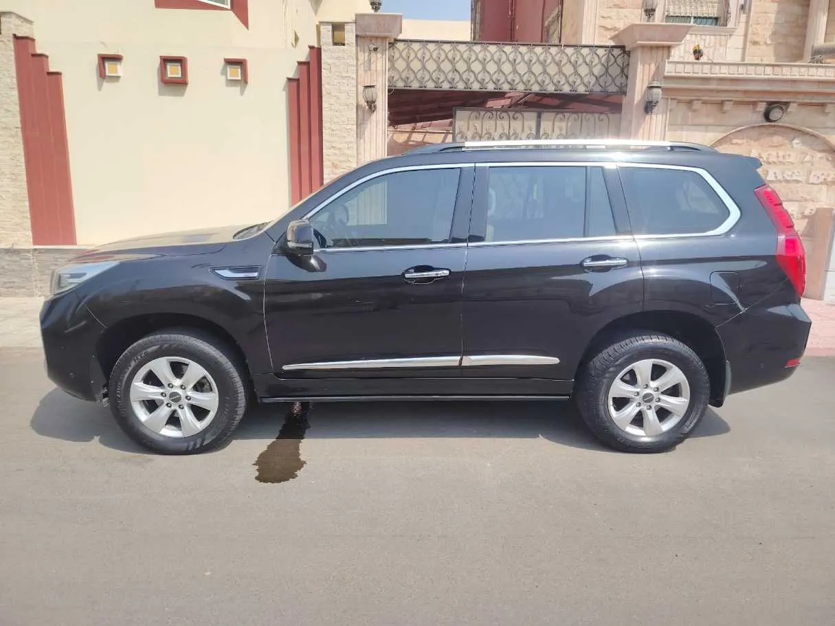 Car image 8