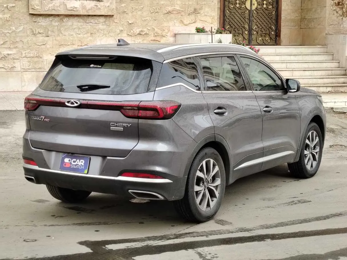 Car image 5
