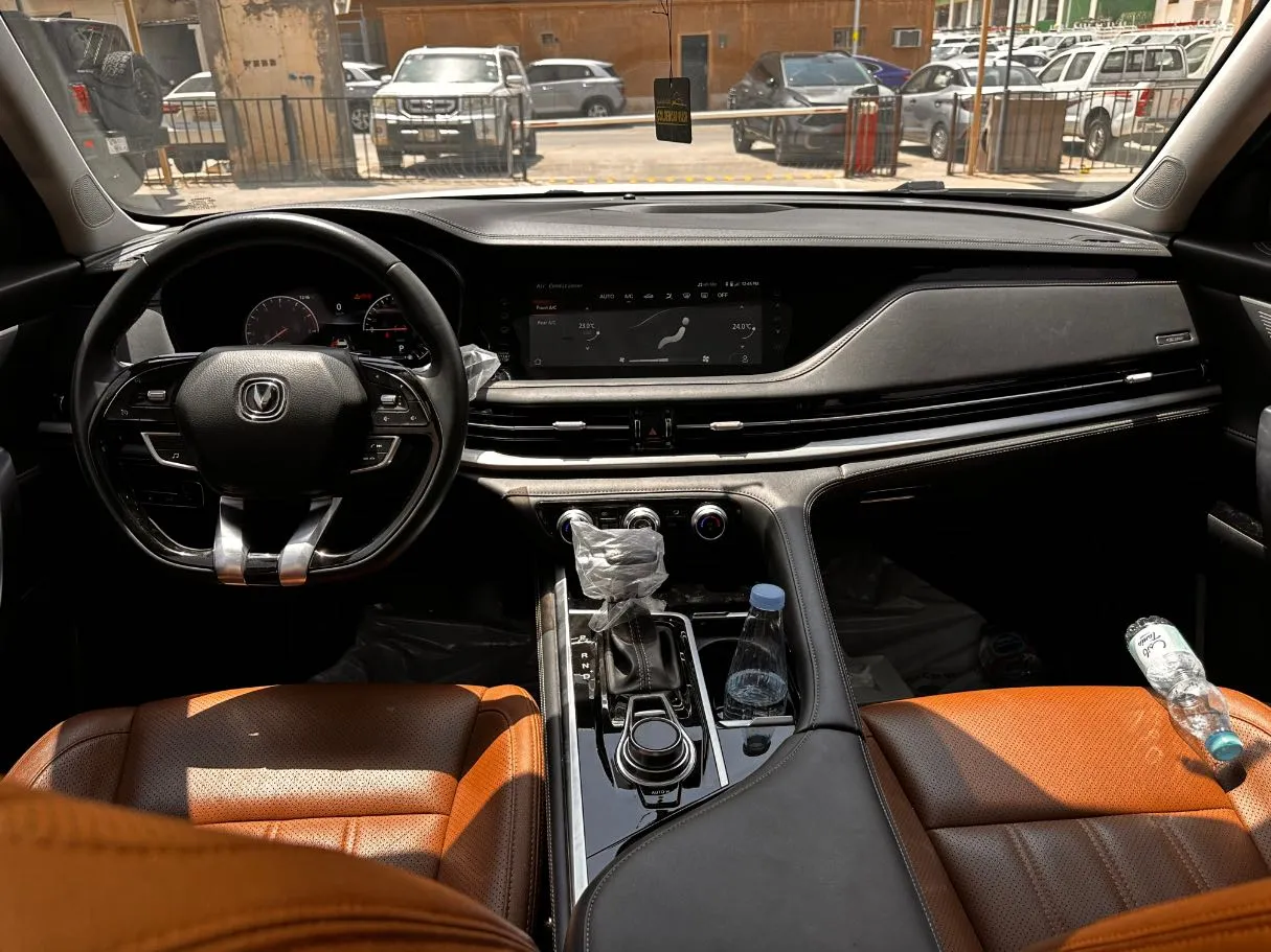 Car image 17