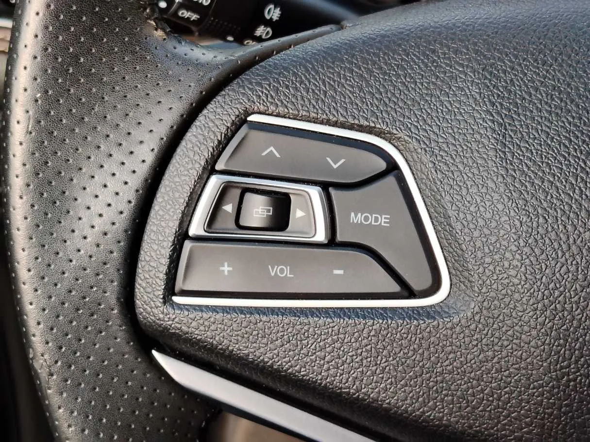 Car image 35
