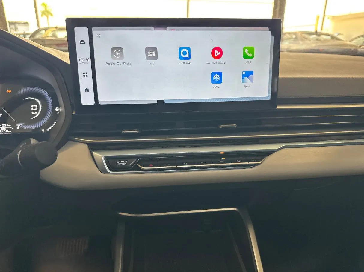 Car image 13