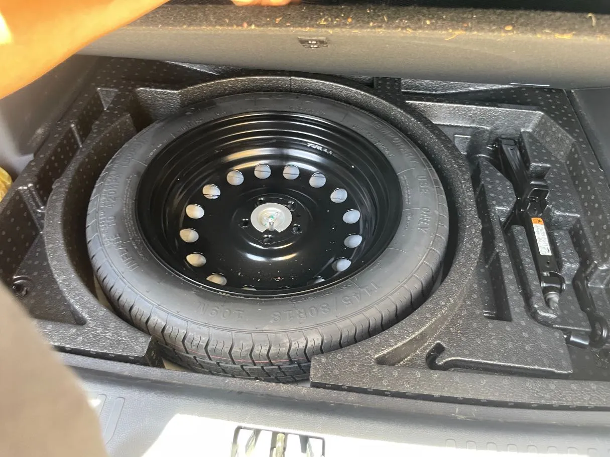 Car image 23