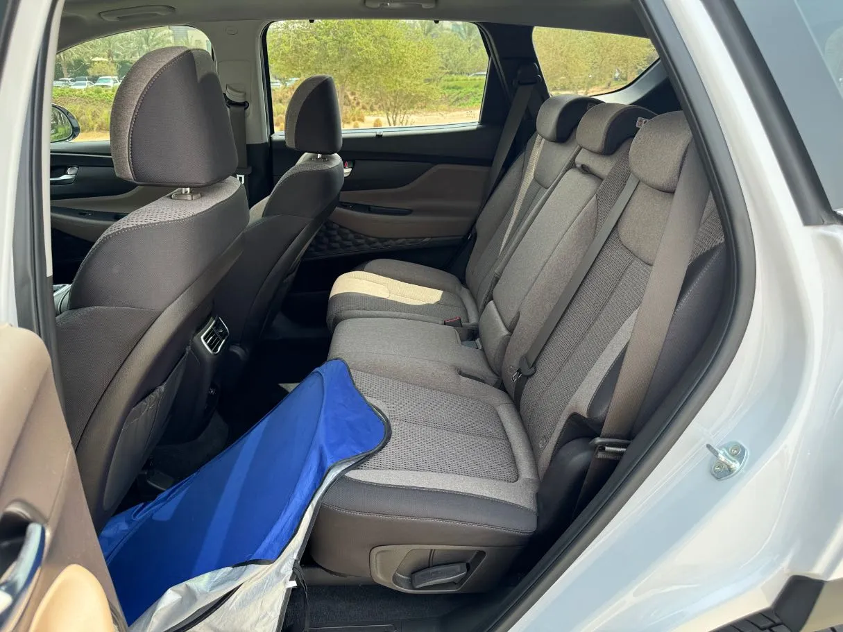 Car image 16