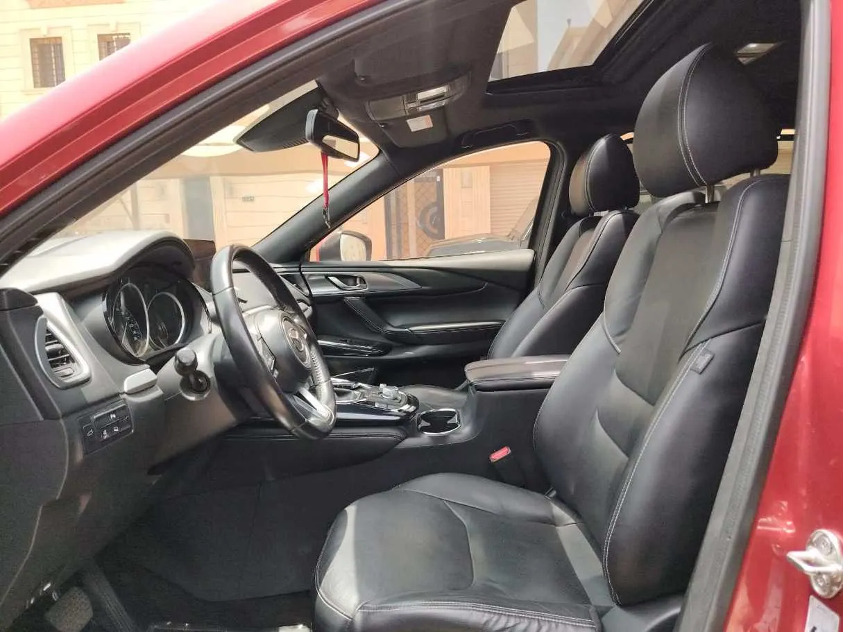 Car image 13
