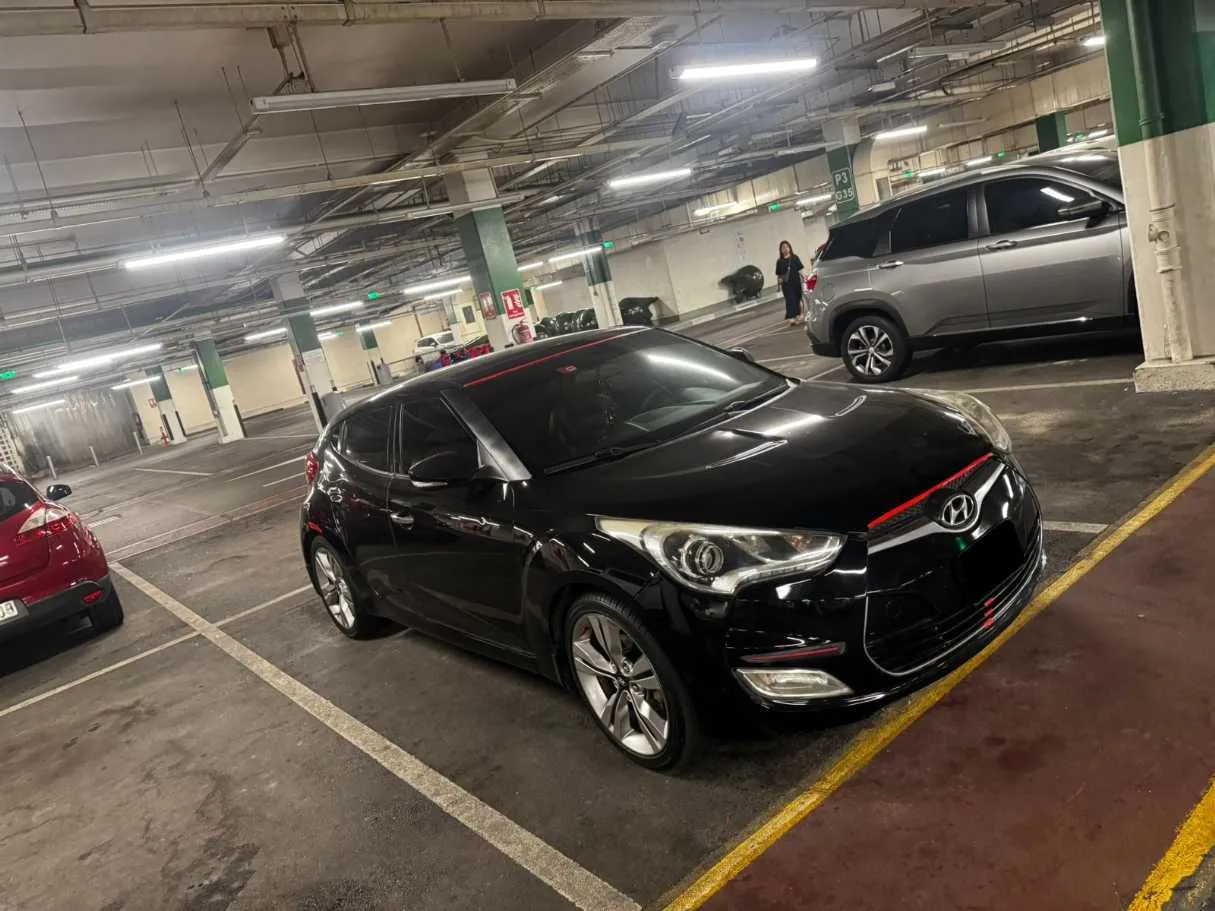 Car image 3