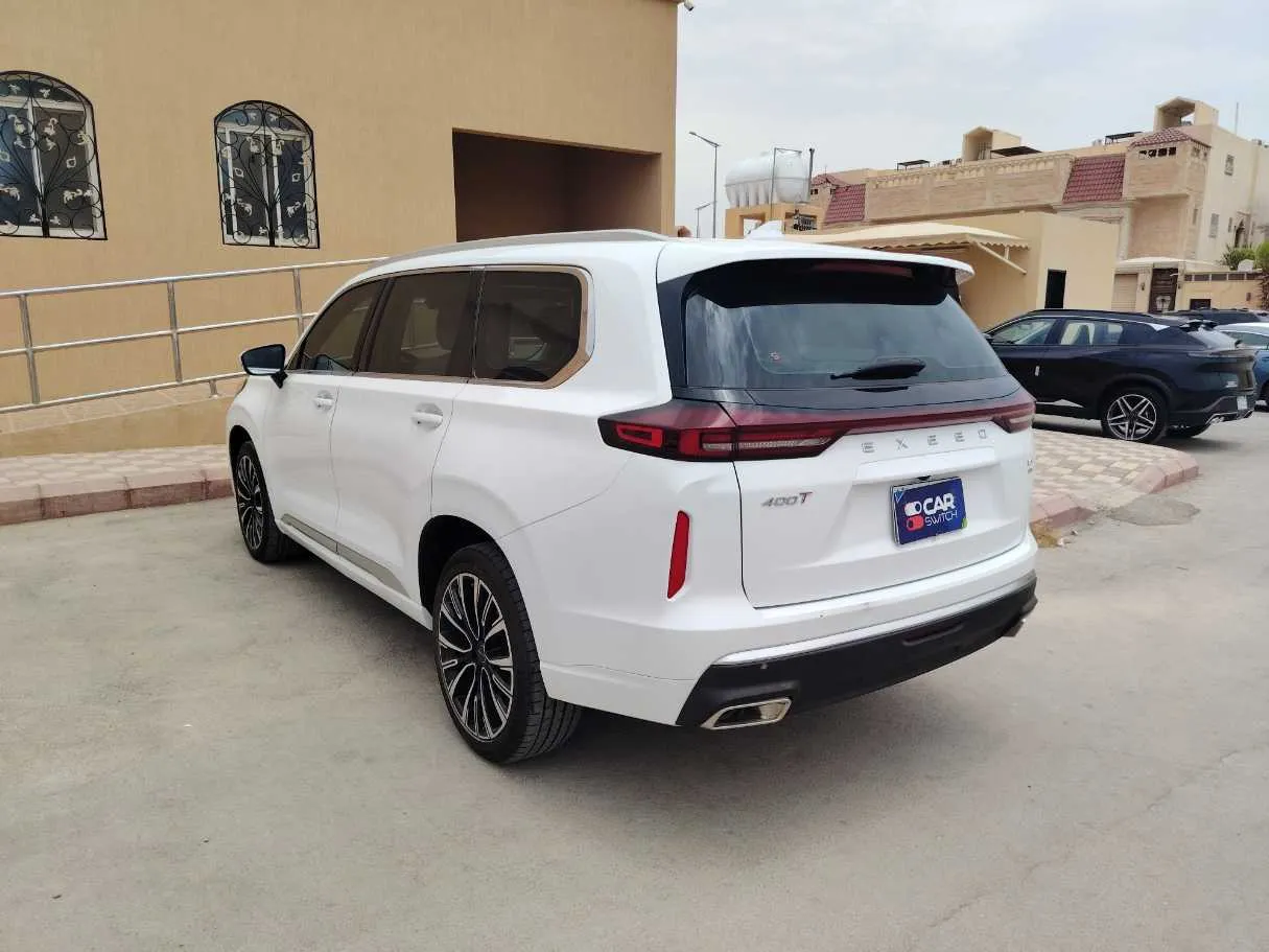 Car image 7